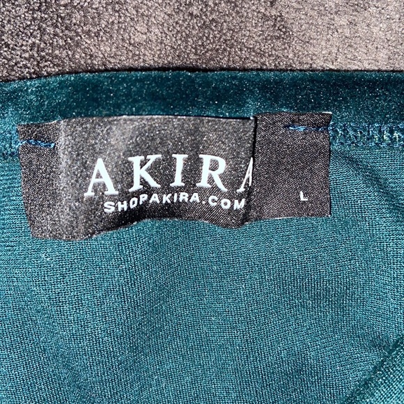 AKIRA Green Top Size Lg - Picture 2 of 2